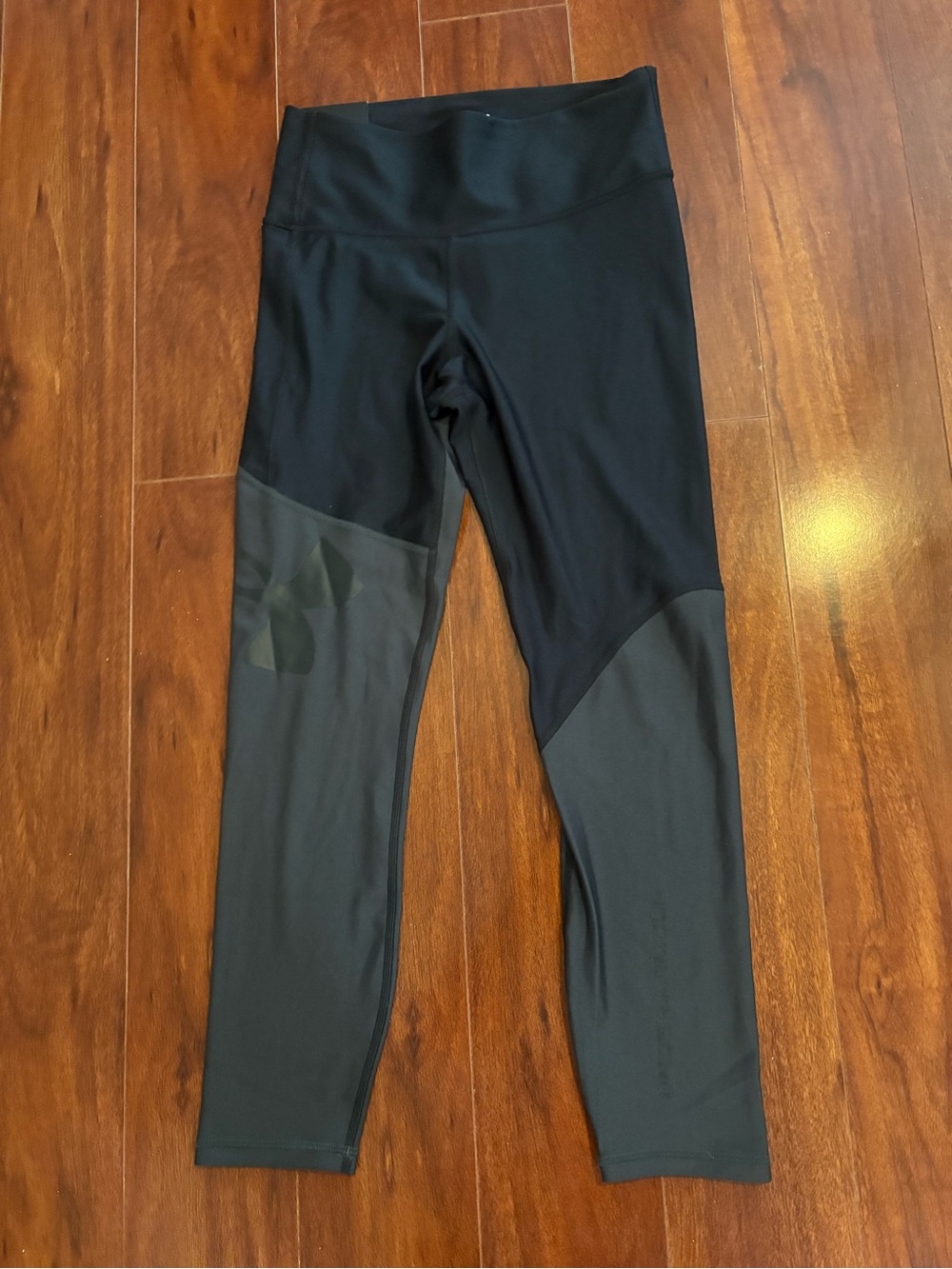Under Armour Women's Compression Leggings High Rise Ankle  Size Medium NEW